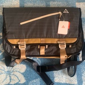 Nike ACG 2009 messenger bag